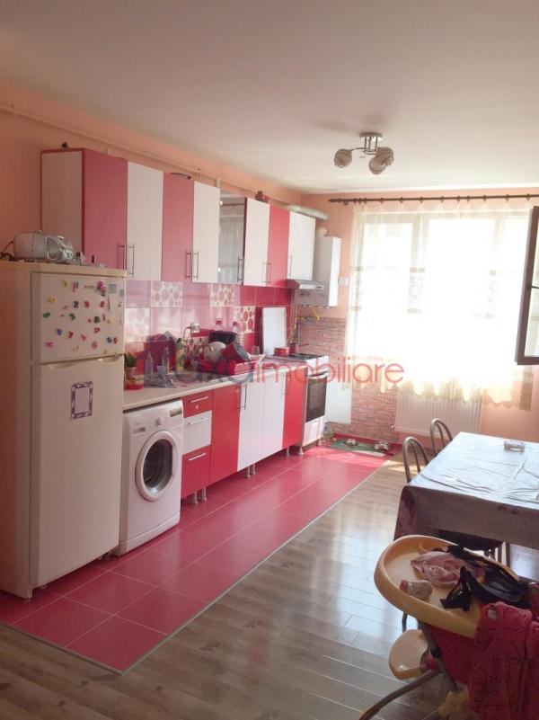 Apartament 3 camere de vanzare